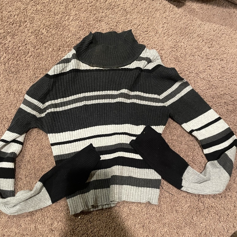 Brandy Melville turtle neck